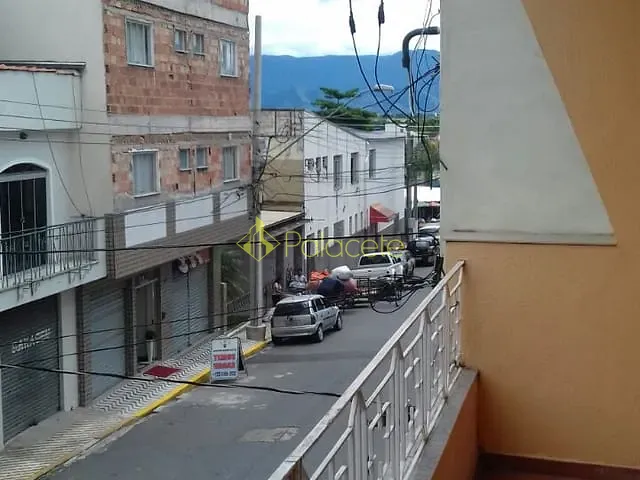 Casa com 262m² 4 quartos e 2 banheiros, à venda, no bairro Centro em Aparecida