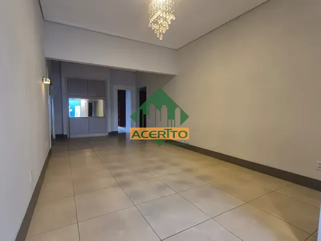 Casa com 300m² 4 quartos e 4 banheiros, para alugar, no bairro Vila Bandeirantes em Araçatuba