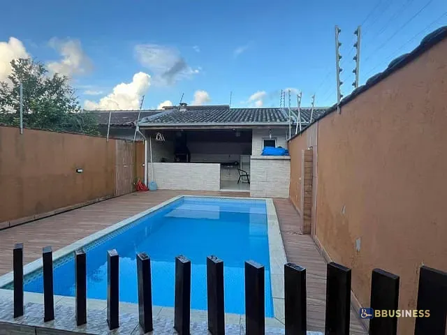 Casa 3 quartos e 3 banheiros, à venda ou para alugar, no bairro Maitinga em Bertioga