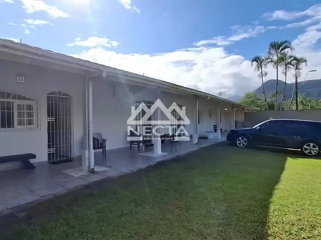Casa 2 quartos e 1 banheiro, para alugar, no bairro Martim de Sá em Caraguatatuba