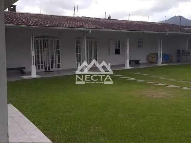 Casa 2 quartos e 1 banheiro, para alugar, no bairro Martim de Sá em Caraguatatuba