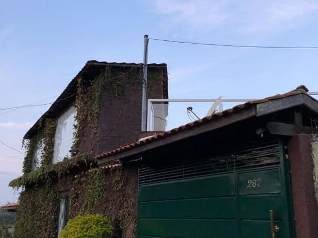 Casa com 250m² 2 quartos e 2 banheiros, à venda, no bairro Jardim das Cerejeiras em Cotia