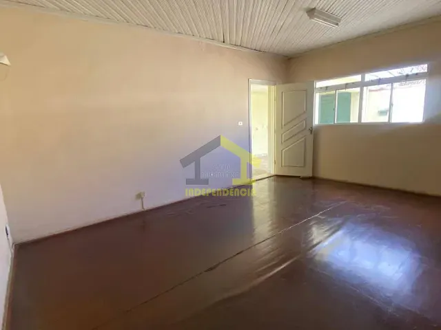 Casa com 176m² 3 quartos e 1 banheiro, à venda, no bairro Vila Brasileira em Itatiba