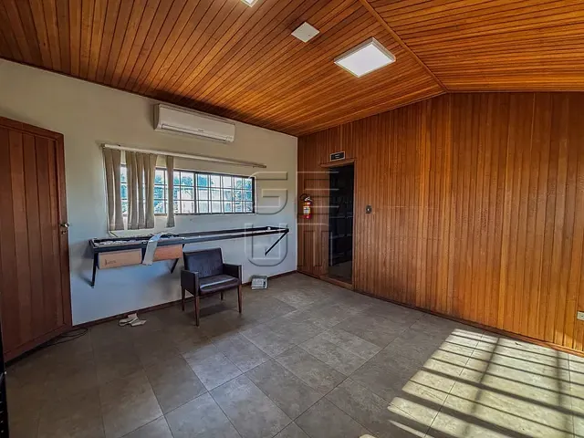 Casa com 380m², para alugar, no bairro Vila Zelina em Londrina