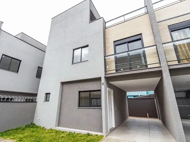 Casa 3 quartos e 4 banheiros, à venda, no bairro Uberaba em Curitiba