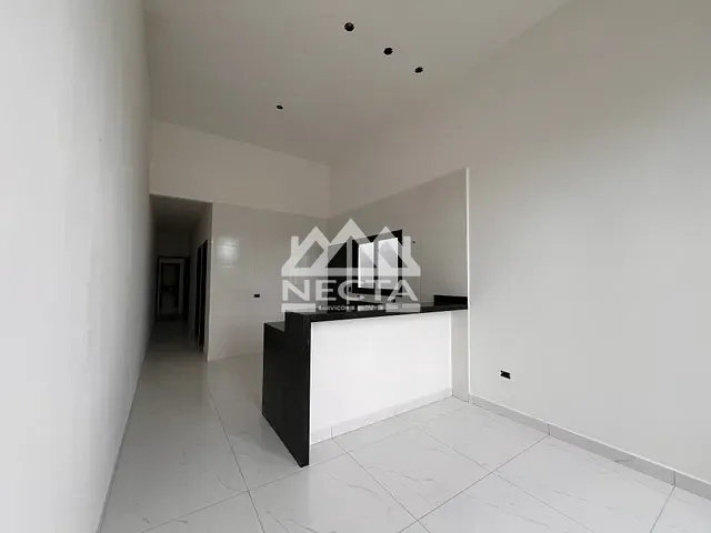 Casa com 147m² 3 quartos e 2 banheiros, à venda, no bairro Golfinhos em Caraguatatuba