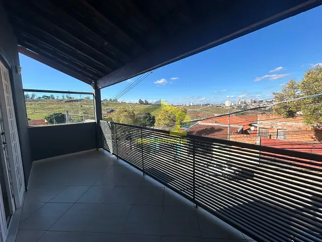 Casa com 180m² 3 quartos e 2 banheiros, à venda, no bairro Loteamento Residencial Terra Nova em Itatiba