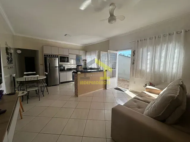 Casa com 180m² 3 quartos e 2 banheiros, à venda, no bairro Loteamento Residencial Terra Nova em Itatiba