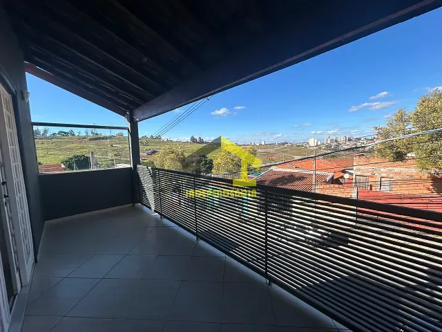 Casa com 180m² 3 quartos e 2 banheiros, à venda, no bairro Loteamento Residencial Terra Nova em Itatiba