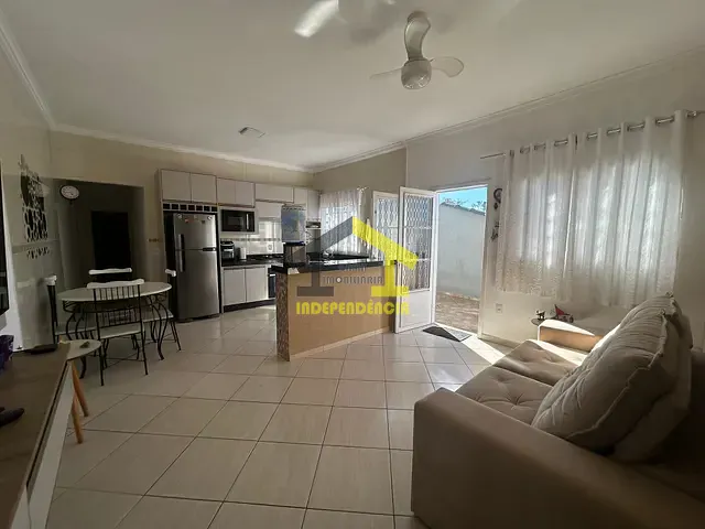 Casa com 180m² 3 quartos e 2 banheiros, à venda, no bairro Loteamento Residencial Terra Nova em Itatiba