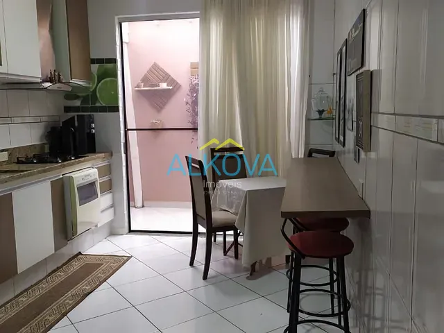 Casa com 300m² 3 quartos e 3 banheiros, à venda, no bairro Villa Branca em Jacareí
