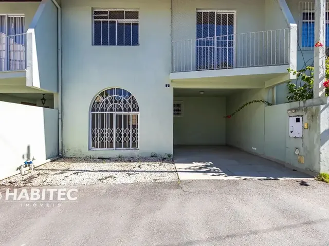 Casa 3 quartos e 3 banheiros, à venda, no bairro Alto da Rua XV em Curitiba