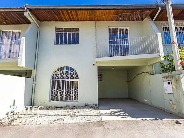 Casa 3 quartos e 3 banheiros, à venda, no bairro Alto da Rua XV em Curitiba