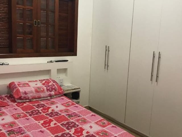 Casa com 125m² 2 quartos e 1 banheiro, à venda ou para alugar, no bairro Centro (Caucaia do Alto) em Cotia