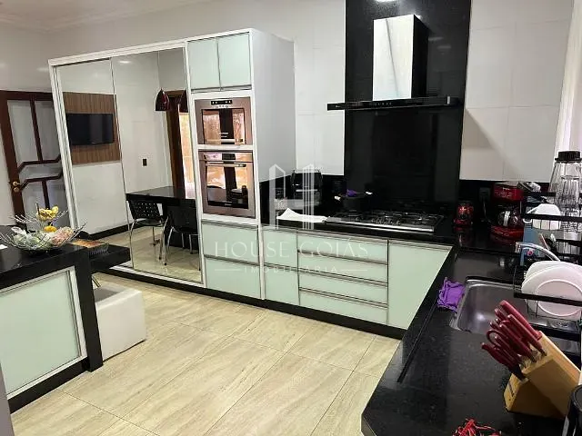Casa 4 quartos e 5 banheiros, à venda, no bairro Residencial Aldeia do Vale em Goiânia