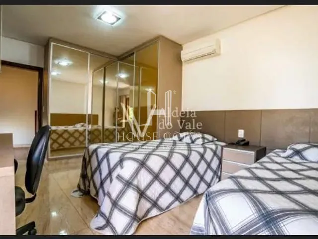 Casa 4 quartos e 5 banheiros, à venda, no bairro Residencial Aldeia do Vale em Goiânia