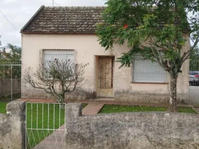 Casa com 709m² 3 quartos e 2 banheiros, à venda, no bairro Três Vendas em Pelotas