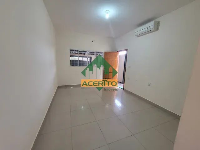 Casa com 150m² 2 quartos e 2 banheiros, para alugar, no bairro Parque Baguaçu em Araçatuba