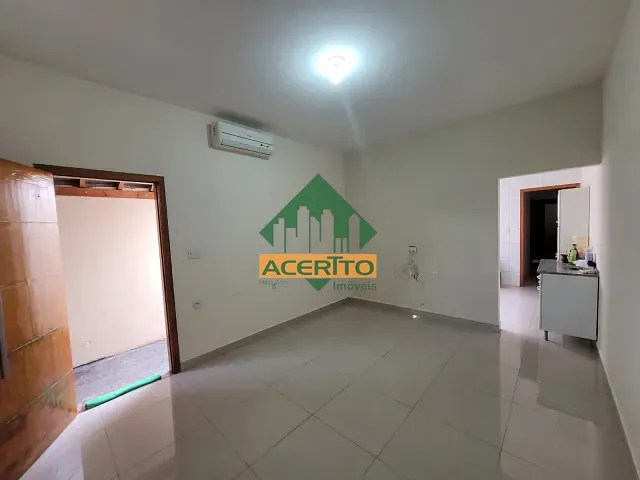 Casa com 150m² 2 quartos e 2 banheiros, para alugar, no bairro Parque Baguaçu em Araçatuba