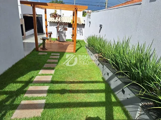 Casa 2 quartos e 3 banheiros, à venda, no bairro Fabrício em Uberaba