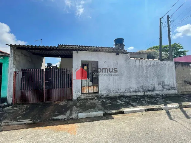 Casa com 300m² 2 quartos e 1 banheiro, à venda, no bairro Jardim Regina (Moreira César) em Pindamonhangaba