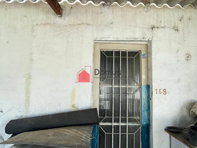 Casa com 300m² 2 quartos e 1 banheiro, à venda, no bairro Jardim Regina (Moreira César) em Pindamonhangaba