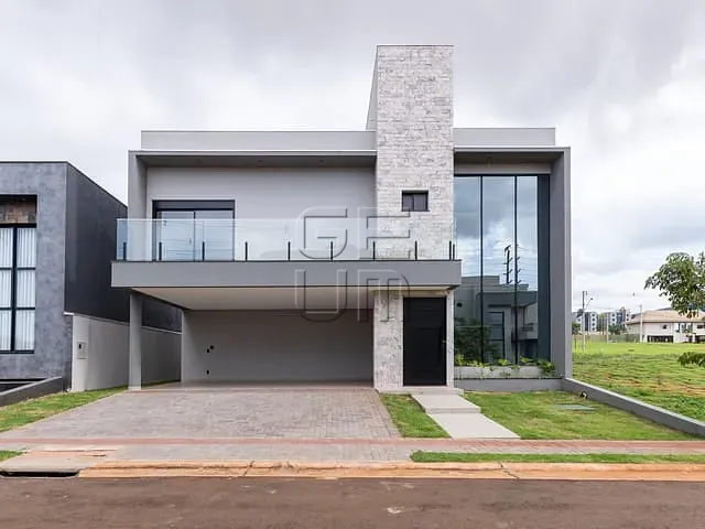 Casa 3 quartos e 4 banheiros, à venda, no bairro Marumbi em Londrina