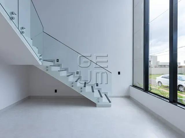 Casa 3 quartos e 4 banheiros, à venda, no bairro Marumbi em Londrina