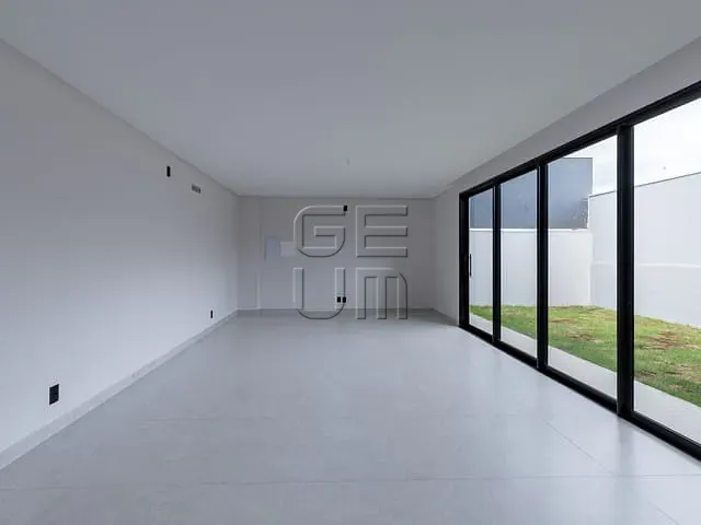 Casa 3 quartos e 4 banheiros, à venda, no bairro Marumbi em Londrina