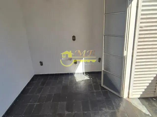 Casa com 300m² 3 quartos e 1 banheiro, para alugar, no bairro Parque Universitário de Viracopos em Campinas