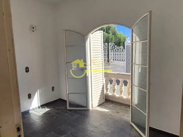 Casa com 300m² 3 quartos e 1 banheiro, para alugar, no bairro Parque Universitário de Viracopos em Campinas