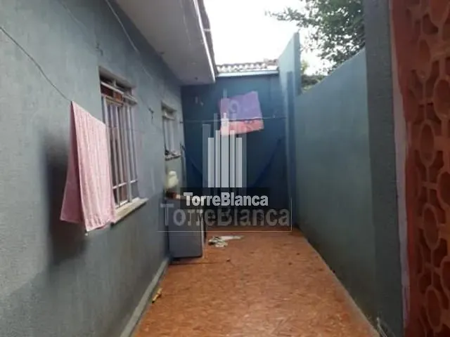 Casa com 246m² 3 quartos e 1 banheiro, à venda, no bairro Uvaranas em Ponta Grossa