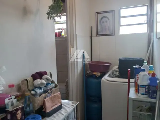 Casa com 390m² 4 quartos e 3 banheiros, à venda, no bairro Ronda em Ponta Grossa