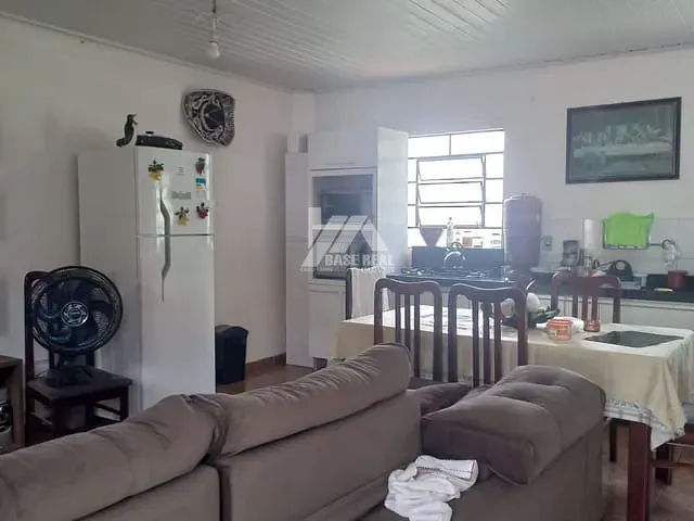 Casa com 390m² 4 quartos e 3 banheiros, à venda, no bairro Ronda em Ponta Grossa