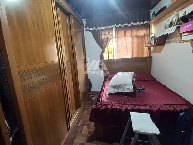 Casa com 390m² 4 quartos e 3 banheiros, à venda, no bairro Ronda em Ponta Grossa