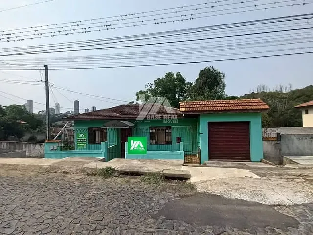 Casa com 390m² 4 quartos e 3 banheiros, à venda, no bairro Ronda em Ponta Grossa