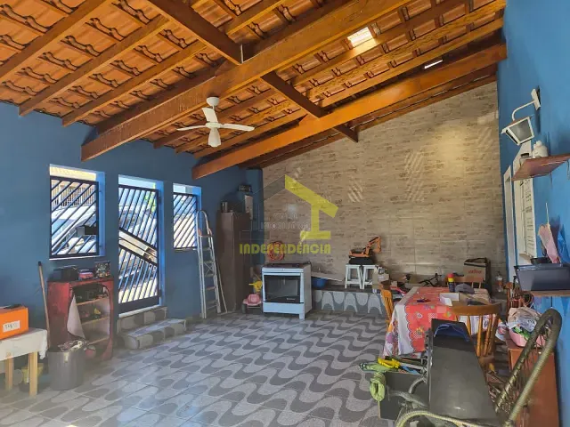 Casa com 263m² 2 quartos e 2 banheiros, à venda, no bairro Núcleo Residencial Porto Seguro em Itatiba