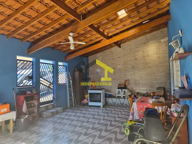 Casa com 263m² 2 quartos e 2 banheiros, à venda, no bairro Núcleo Residencial Porto Seguro em Itatiba