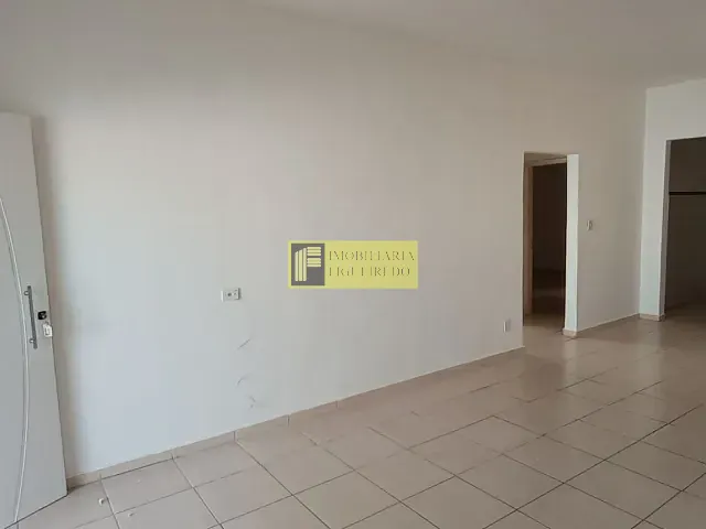 Casa com 80m² 2 quartos e 1 banheiro, para alugar, no bairro Parque Industrial em São José do Rio Preto