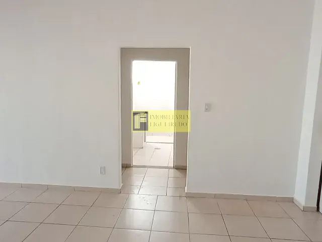 Casa com 80m² 2 quartos e 1 banheiro, para alugar, no bairro Parque Industrial em São José do Rio Preto