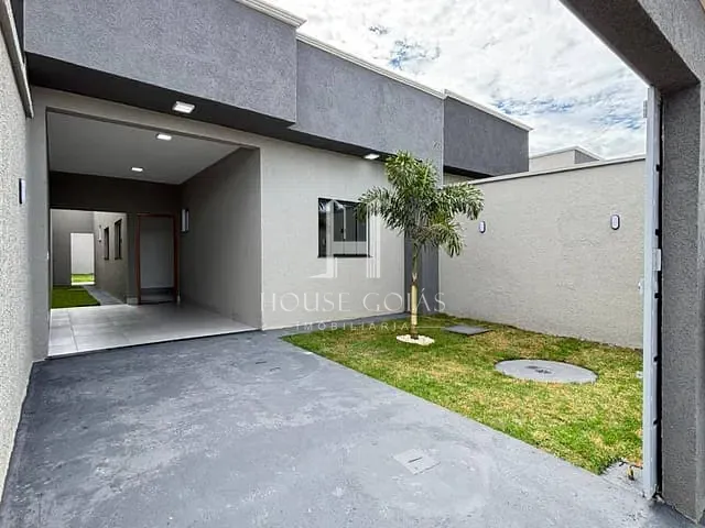 Casa com 180m² 2 quartos e 2 banheiros, à venda, no bairro Parque Montreal em Aparecida de Goiânia