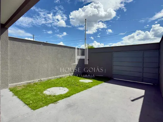 Casa com 180m² 2 quartos e 2 banheiros, à venda, no bairro Parque Montreal em Aparecida de Goiânia