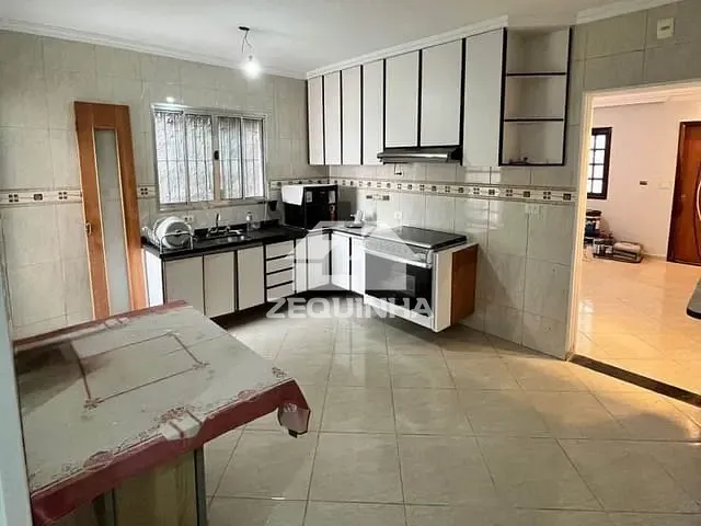 Casa com 131m² 3 quartos e 3 banheiros, à venda, no bairro Vila Yolanda em Osasco