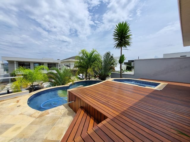 Casa com 460m² 4 quartos e 6 banheiros, à venda, no bairro Condomínio Residencial Jaguary em São José dos Campos