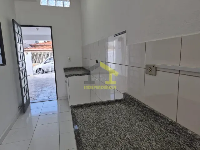 Casa com 125m² 2 quartos e 1 banheiro, à venda, no bairro Loteamento Rei de Ouro em Itatiba