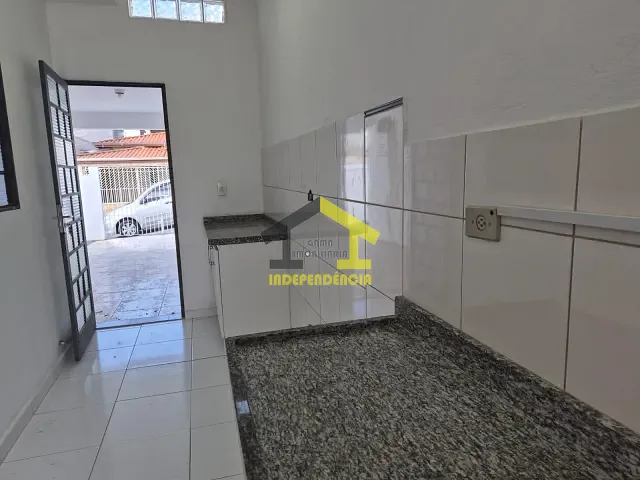 Casa com 125m² 2 quartos e 1 banheiro, à venda, no bairro Loteamento Rei de Ouro em Itatiba