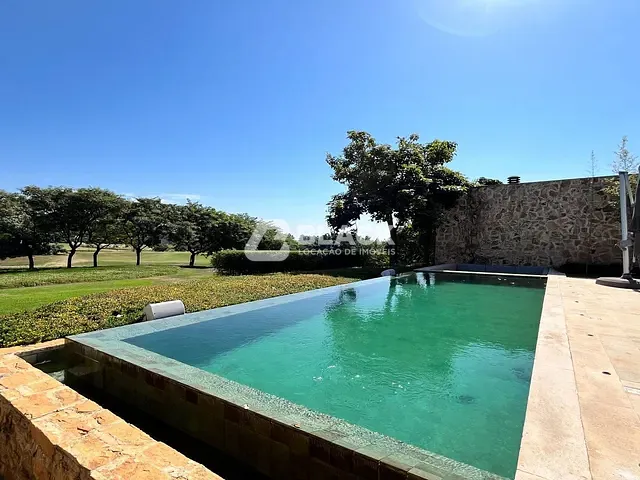 Casa com 1600m² 4 quartos e 6 banheiros, à venda ou para alugar, no bairro Fazenda Boa Vista em Porto Feliz