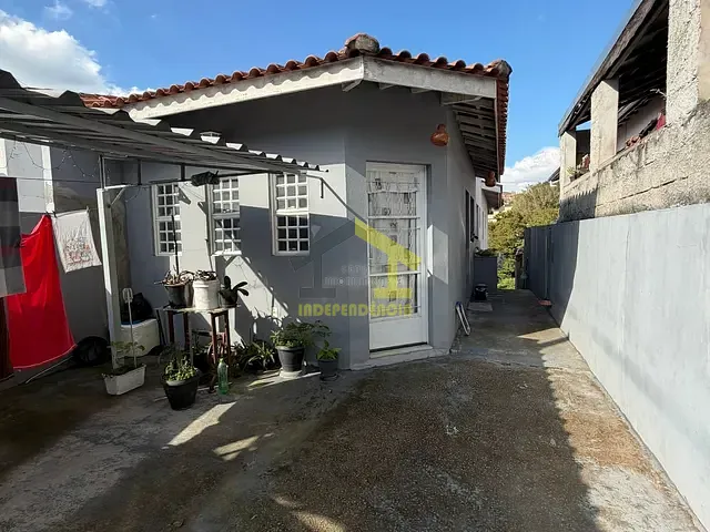 Casa com 175m² 2 quartos e 2 banheiros, à venda, no bairro Jardim América em Itatiba