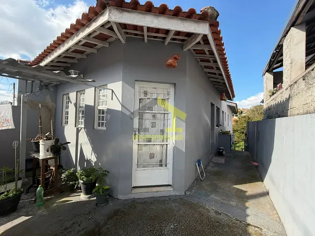 Casa com 175m² 2 quartos e 2 banheiros, à venda, no bairro Jardim América em Itatiba
