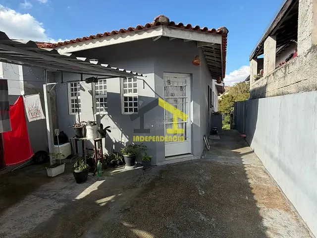 Casa com 175m² 2 quartos e 2 banheiros, à venda, no bairro Jardim América em Itatiba